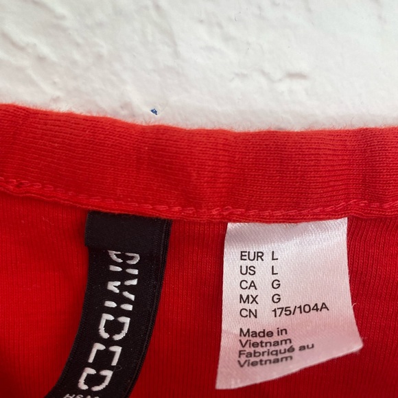 H+M red button up crop top - Picture 2 of 2